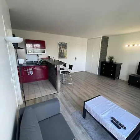 Cosy With Private Parking *